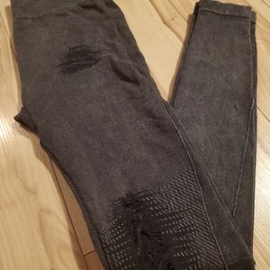 Distressed leggings